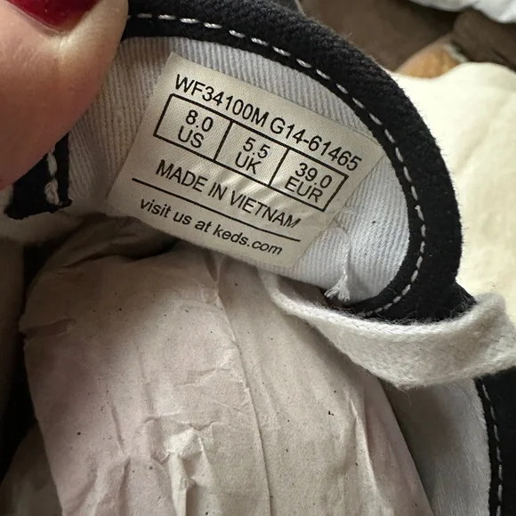 Keds Classic Black Sneakers with White Accents Size 8 - Picture 9 of 9